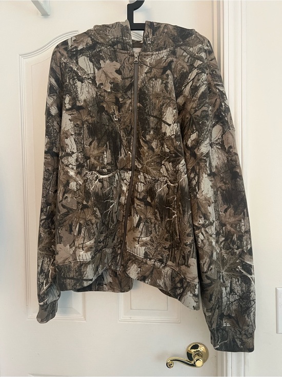 Hollister Other - Hollister Camo Boxy Fit zip up - XL